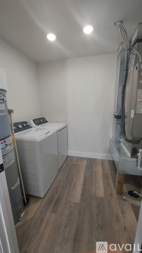 413 Eagle St 3 Beds Townhouse for Rent - Photo gallery 3
