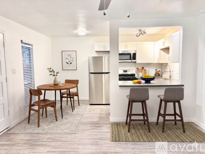 137 E Coronado Rd 2 Beds Apartment for Rent - Photo gallery 5