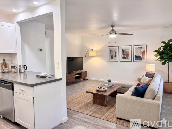 137 E Coronado Rd 2 Beds Apartment for Rent - Photo gallery 5