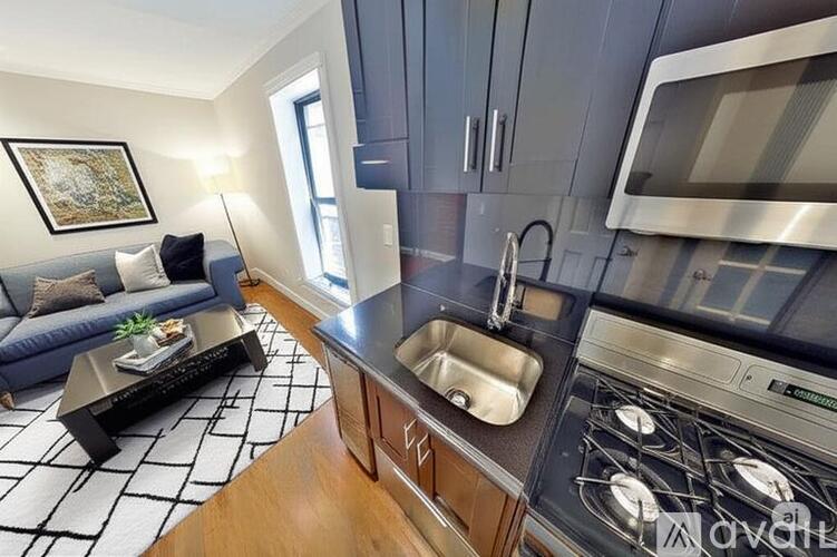 314 East 106th St 2 Beds Apartment for Rent - Photo gallery 1