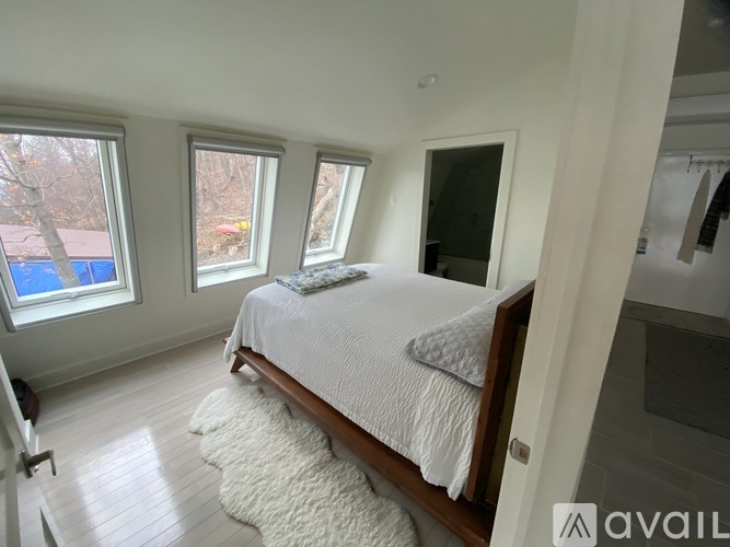 1288 E Shore Dr 1 Apartment for Rent - Photo gallery 3