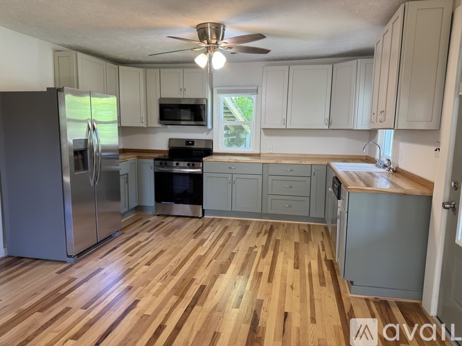 604 Clark Street 2 Beds Single Family Home for Rent - Photo gallery 2