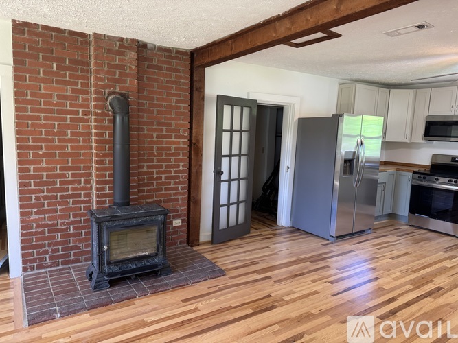 604 Clark Street 2 Beds Single Family Home for Rent - Photo gallery 3