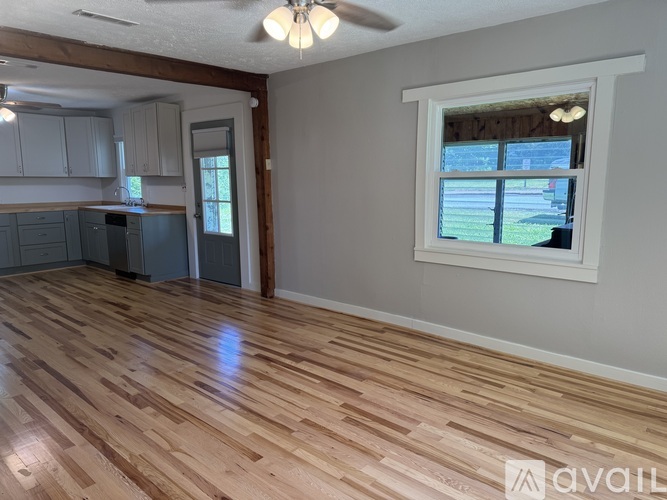 604 Clark Street 2 Beds Single Family Home for Rent - Photo gallery 5