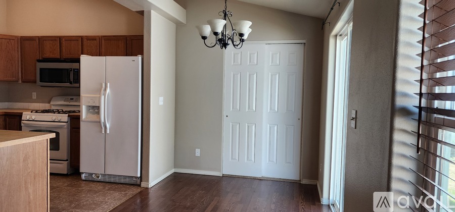 12416 West Meadow Court 3 Beds Single Family Home for Rent - Photo gallery 4