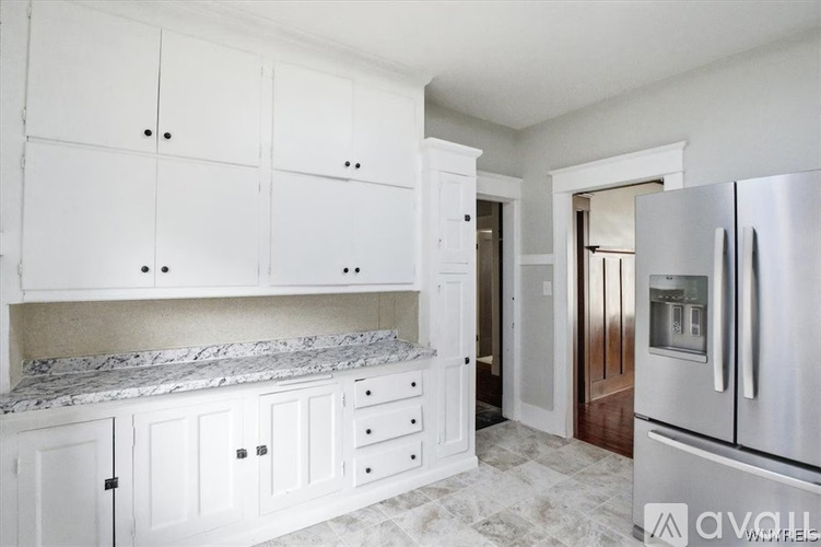 162 Winspear Avenue 6 Beds Single Family Home for Rent - Photo gallery 2