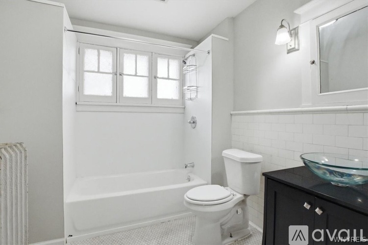 162 Winspear Avenue 6 Beds Single Family Home for Rent - Photo gallery 3