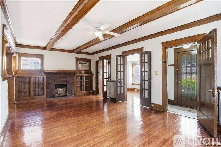 162 Winspear Avenue 6 Beds Single Family Home for Rent - Photo gallery 5