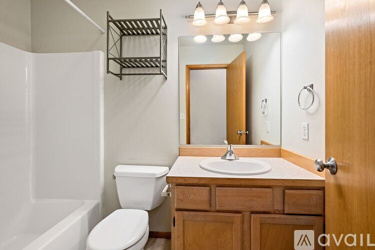 2244 SW Sunnyside Avenue 3 Beds Single Family Home for Rent - Photo gallery 3
