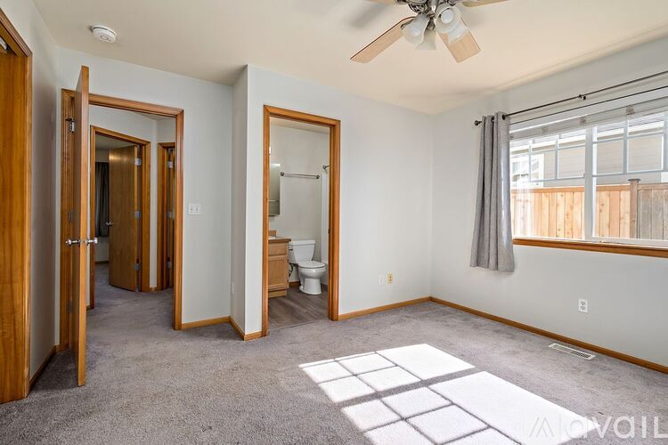 2244 SW Sunnyside Avenue 3 Beds Single Family Home for Rent - Photo gallery 5