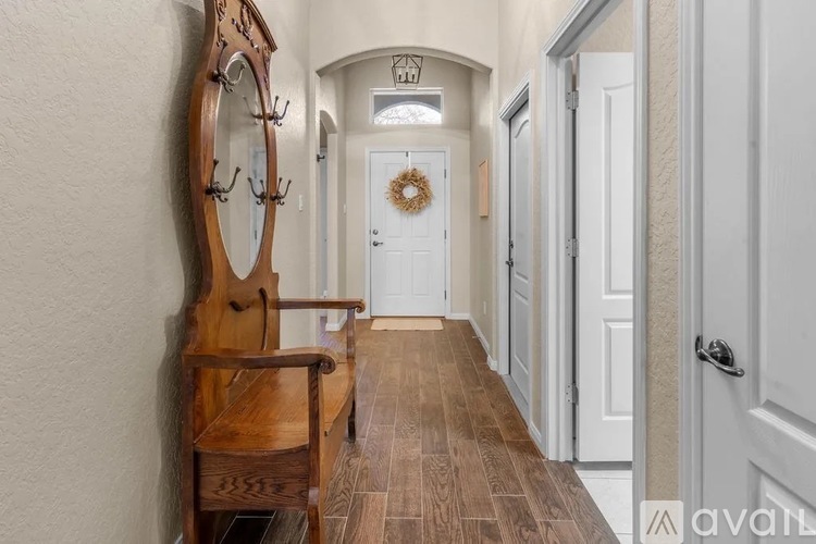 915 East Highway Street 3 Beds Single Family Home for Rent - Photo gallery 2