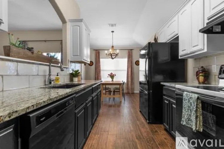 915 East Highway Street 3 Beds Single Family Home for Rent - Photo gallery 5