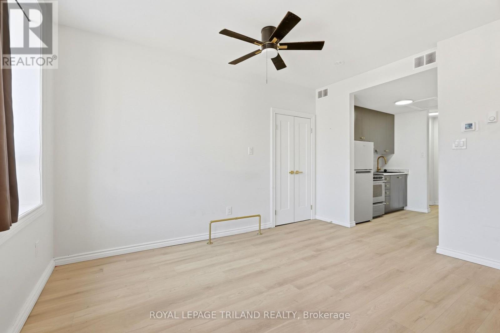 303 - 423 RICHMOND STREET Studio Home, Multifamily for Rent - Photo gallery 4