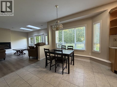 9228 PINEWELL CRESCENT 5 Beds Apartment for Rent