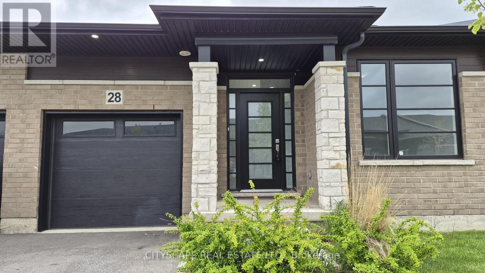 28 - 550 GREY STREET 2 Beds Home, Townhouse for Rent - Photo gallery 2