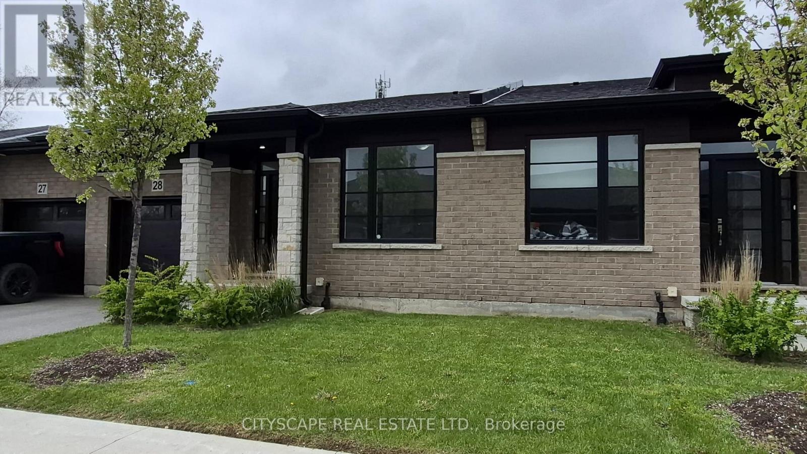 28 - 550 GREY STREET 2 Beds Home, Townhouse for Rent - Photo gallery 3