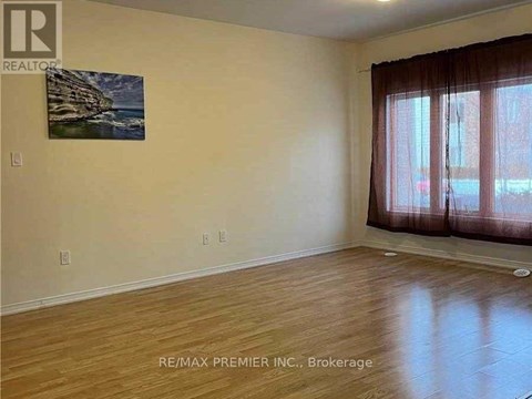 57 - 23 CONEFLOWER CRESCENT 3 Beds Apartment for Rent