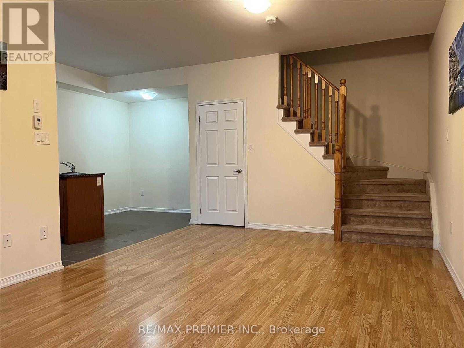 57 - 23 CONEFLOWER CRESCENT 3 Beds Condo, Home, Townhouse for Rent - Photo gallery 2