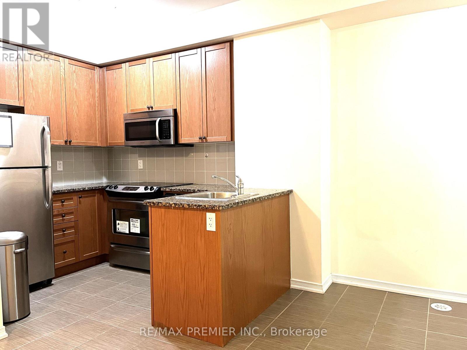 57 - 23 CONEFLOWER CRESCENT 3 Beds Condo, Home, Townhouse for Rent - Photo gallery 4