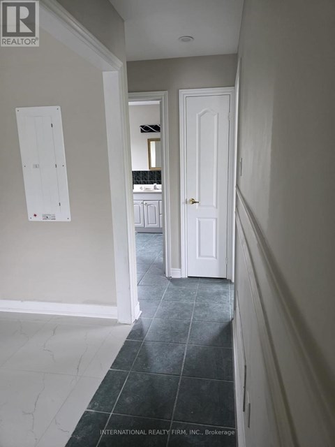 THIRD LEVEL - 6 ENGLISH STREET 1 Apartment for Rent