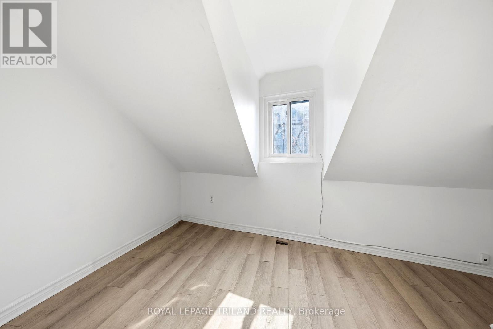 2 - 525 RICHMOND STREET 2 Beds Home, Multifamily for Rent - Photo gallery 4