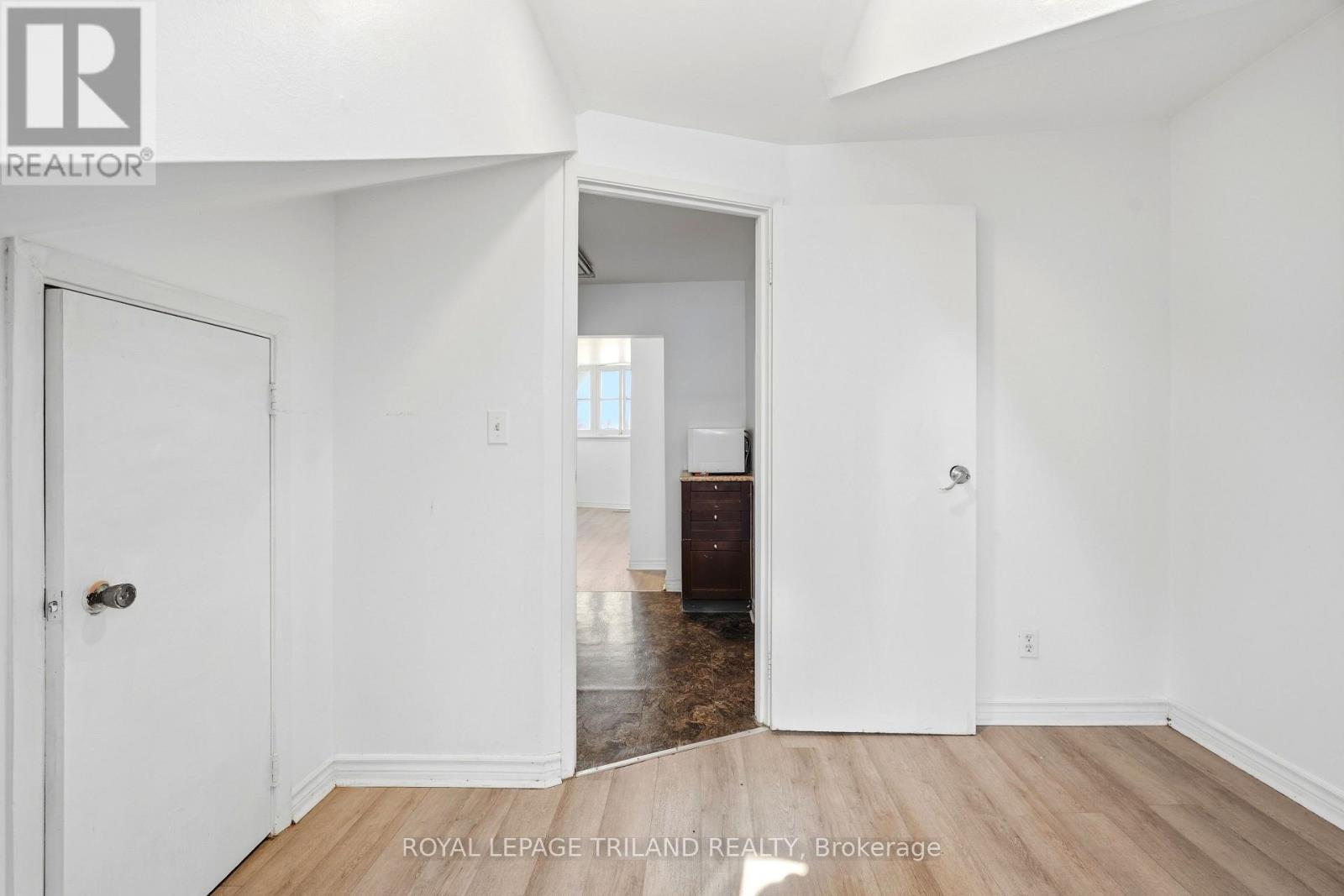 2 - 525 RICHMOND STREET 2 Beds Home, Multifamily for Rent - Photo gallery 5