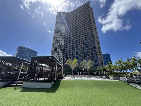 987 Queen Street #215 Studio Apartment for Rent