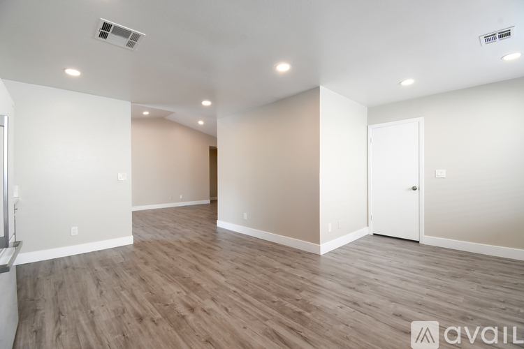 6420 Jean Lee Dr 3 Beds Apartment for Rent - Photo gallery 5