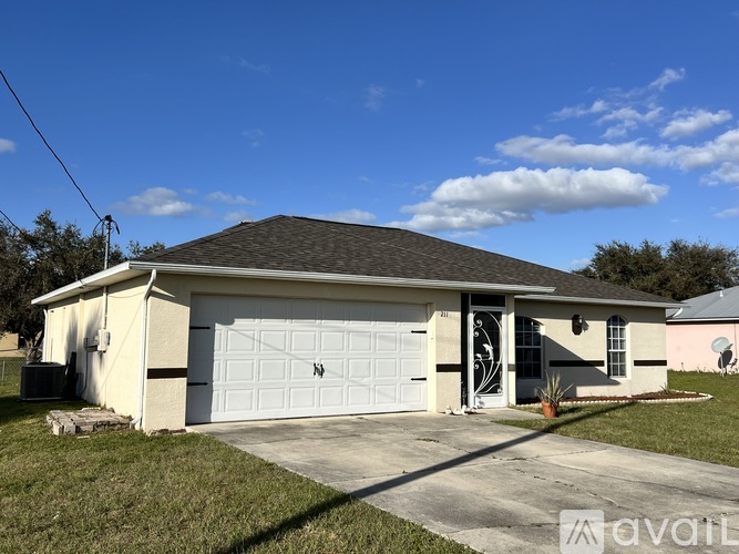 211 Blackstone Drive 3 Beds Single Family Home for Rent - Photo gallery 2