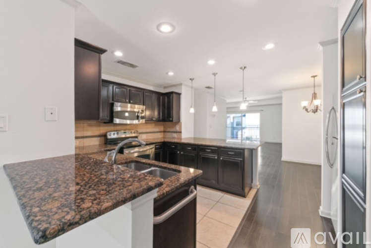 100 Lorenz Road 2 Beds Condo for Rent - Photo gallery 5