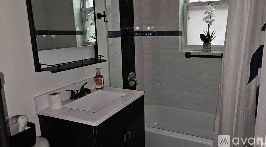 7712 S. Carpenter 2 Beds Apartment for Rent - Photo gallery 5