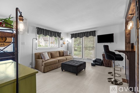 723 Landscape Avenue 2 Beds Apartment for Rent