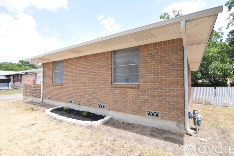 1306 Pine Dr 3 Beds Single Family Home for Rent - Photo gallery 3