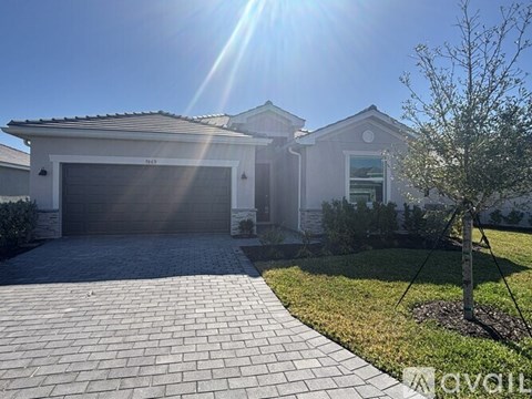 7869 Lakes Edge Ln 4 Beds Apartment for Rent