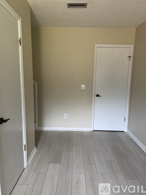 2104 Granada Drive 3 Beds Single Family Home for Rent - Photo gallery 2