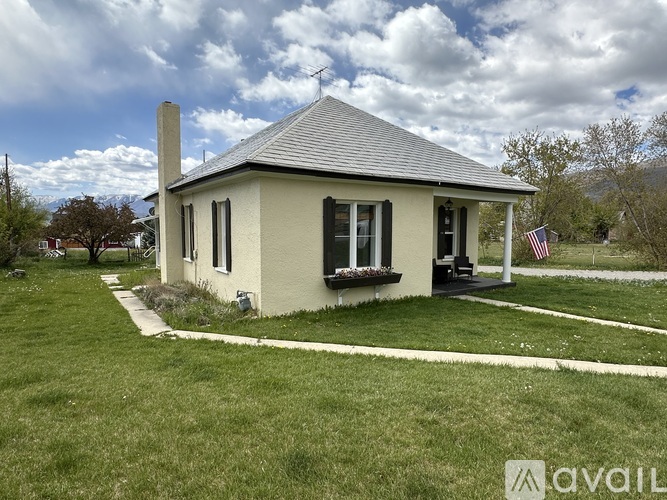 150 E Main St 3 Beds Single Family Home for Rent - Photo gallery 1