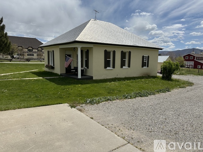 150 E Main St 3 Beds Single Family Home for Rent - Photo gallery 3