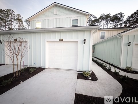 100 Vero Dr 3 Beds Apartment for Rent