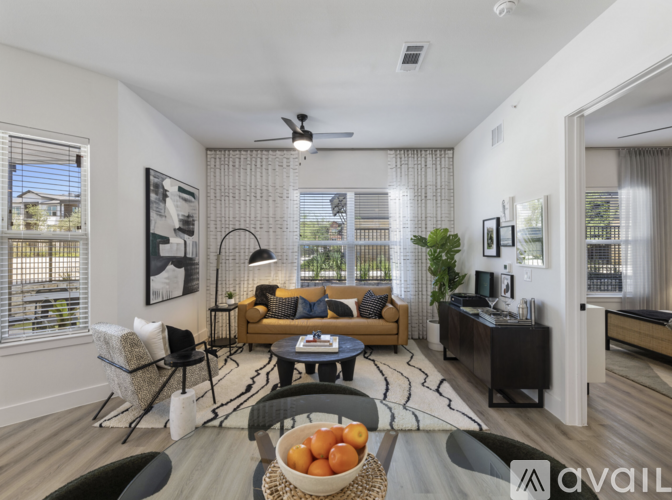 10742 E Crystal Falls Pkwy 2 Beds Apartment for Rent - Photo gallery 2