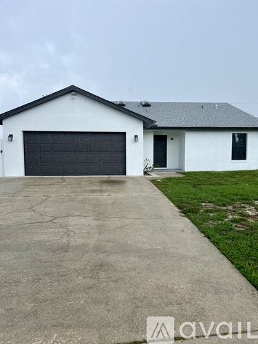 135 Southeast 30th Street 4 Beds Single Family Home for Rent - Photo gallery 1