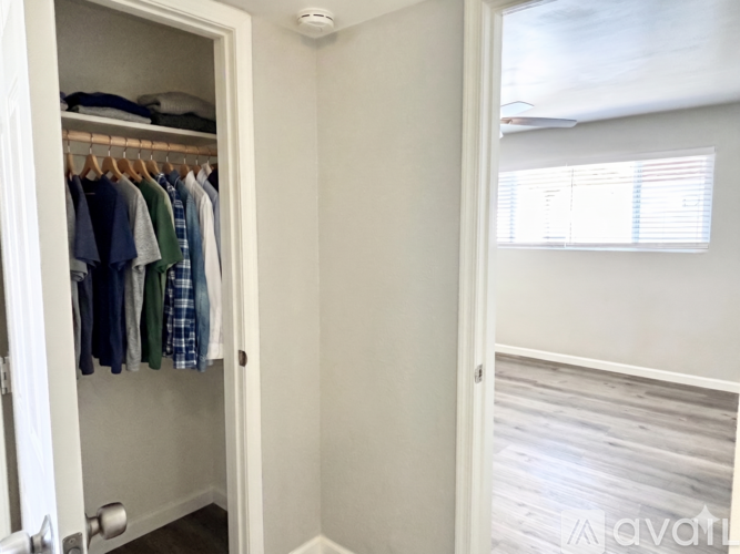 412 N 17th Dr 2 Beds Apartment for Rent - Photo gallery 5