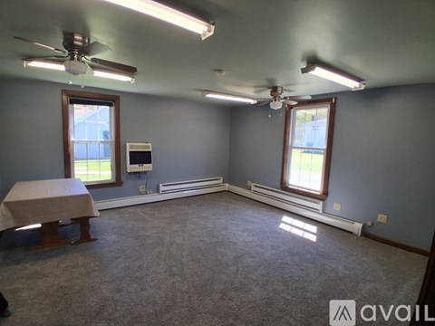464 Main Street 6 Beds Apartment for Rent