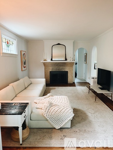 201 Thornton Street 4 Beds Single Family Home for Rent - Photo gallery 1