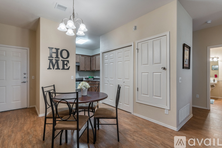 7224 North Loop Drive 2 Beds Apartment for Rent - Photo gallery 4