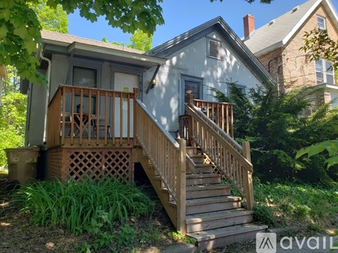 816 E Johnson St 3 Beds Apartment for Rent