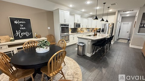 8101 Belgian Blue Ct 5 Beds Apartment for Rent