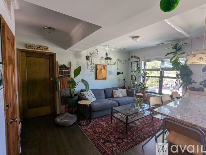 1447 W Jarvis Ave 3 Beds Apartment for Rent - Photo gallery 2
