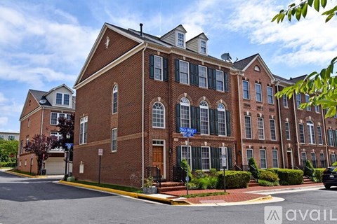 7981 Vigne Court 5 Beds Apartment for Rent