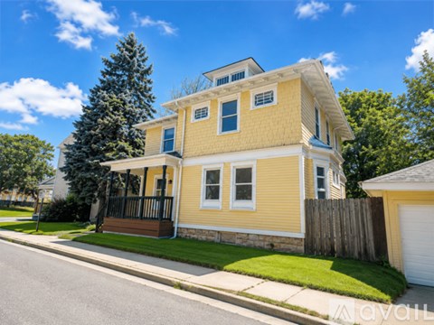 534 Geyer St 4 Beds Apartment for Rent