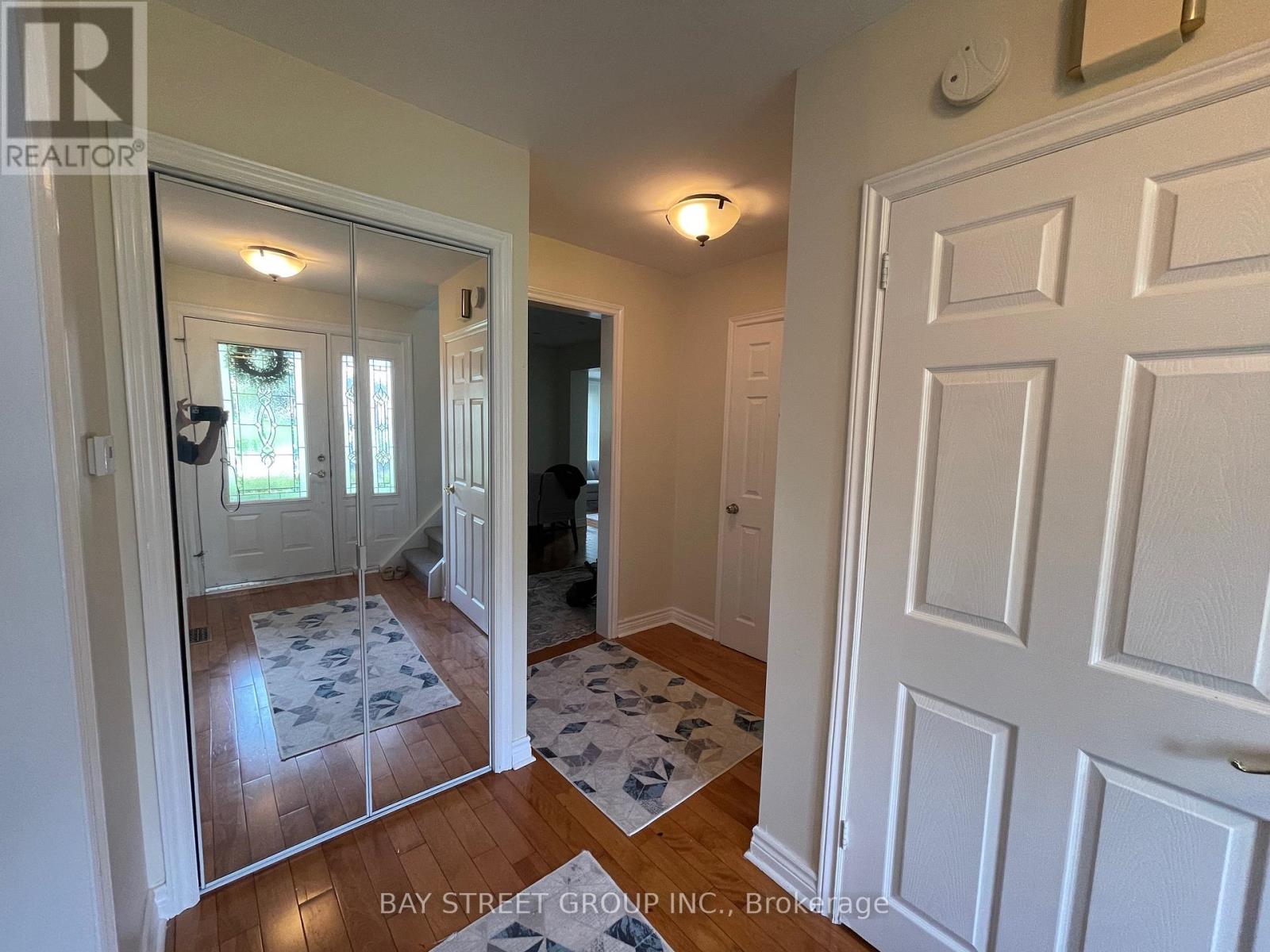 129 SHERWOOD FOREST DRIVE 4 Beds House for Rent - Photo gallery 1